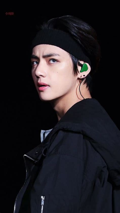 taehyung headband.